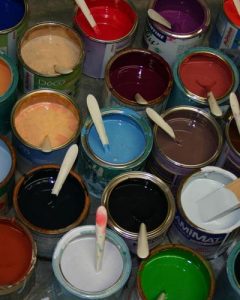 pots de peinture